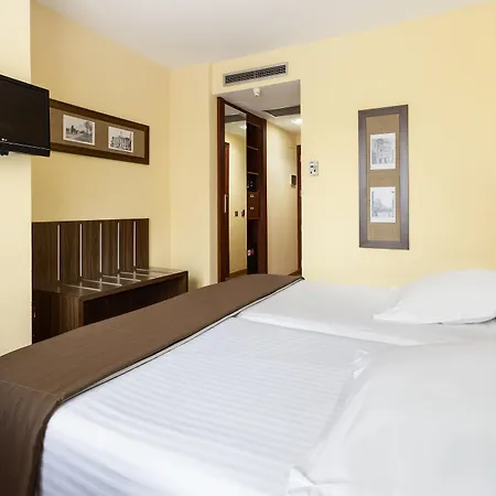 Exe Doña Carlota Hotel 4*